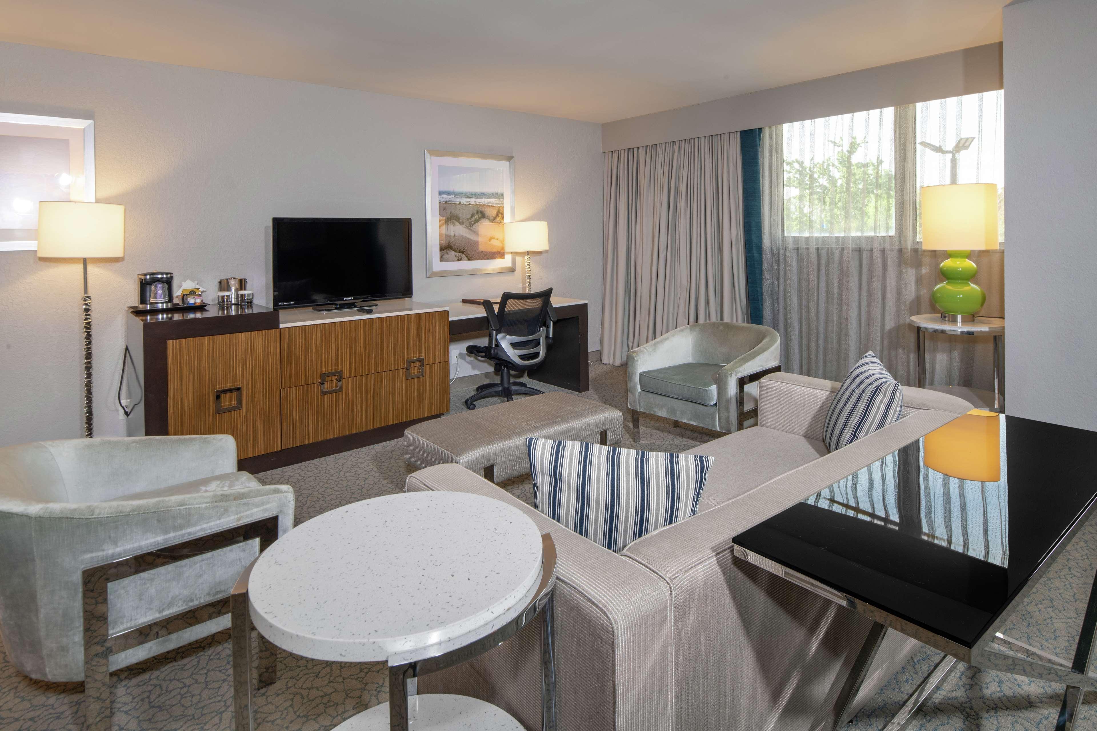 Doubletree By Hilton Hotel Jacksonville Airport Экстерьер фото